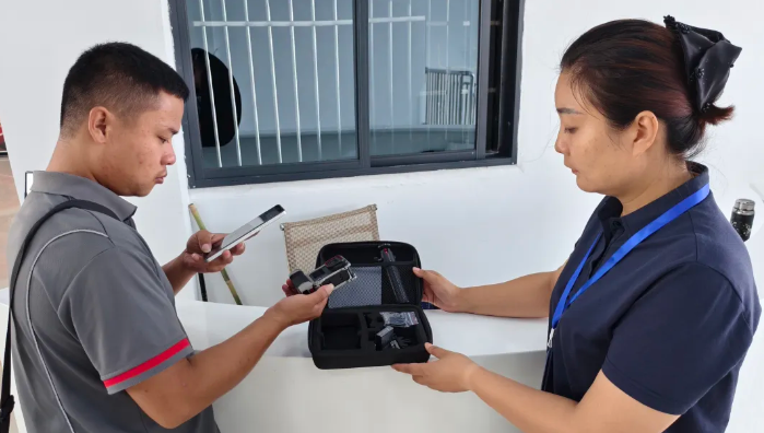 暖新聞 || 萍鄉(xiāng)長運(yùn)：暖心續(xù)航！遺落相機(jī)郵寄到家