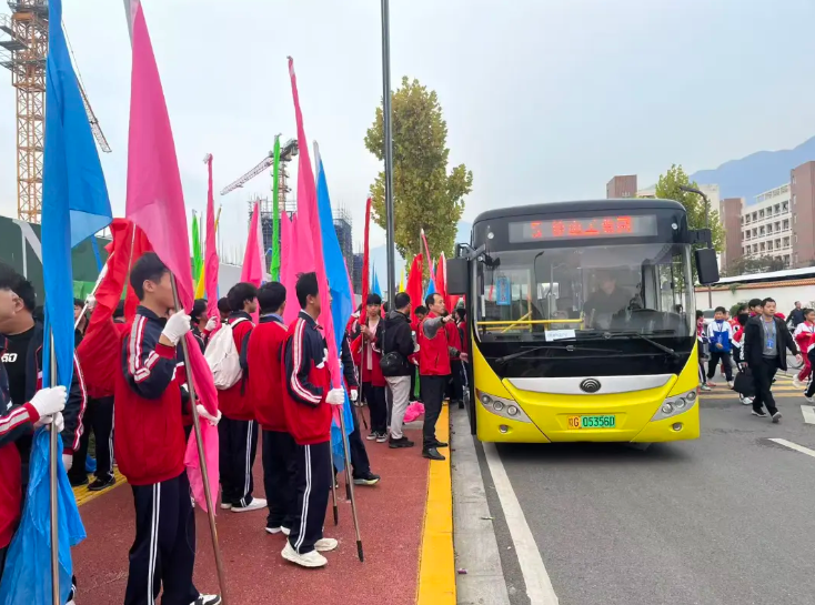 九江長(zhǎng)運(yùn)：62臺(tái)車 保障廬山市第一中學(xué)運(yùn)動(dòng)會(huì)運(yùn)輸