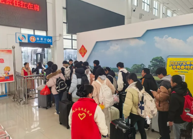 九江長運：暖心護航開學季 平安護送學子返校