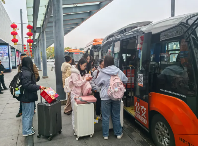 鷹潭公交：江西師專開(kāi)學(xué)季 網(wǎng)約營(yíng)銷成效顯著